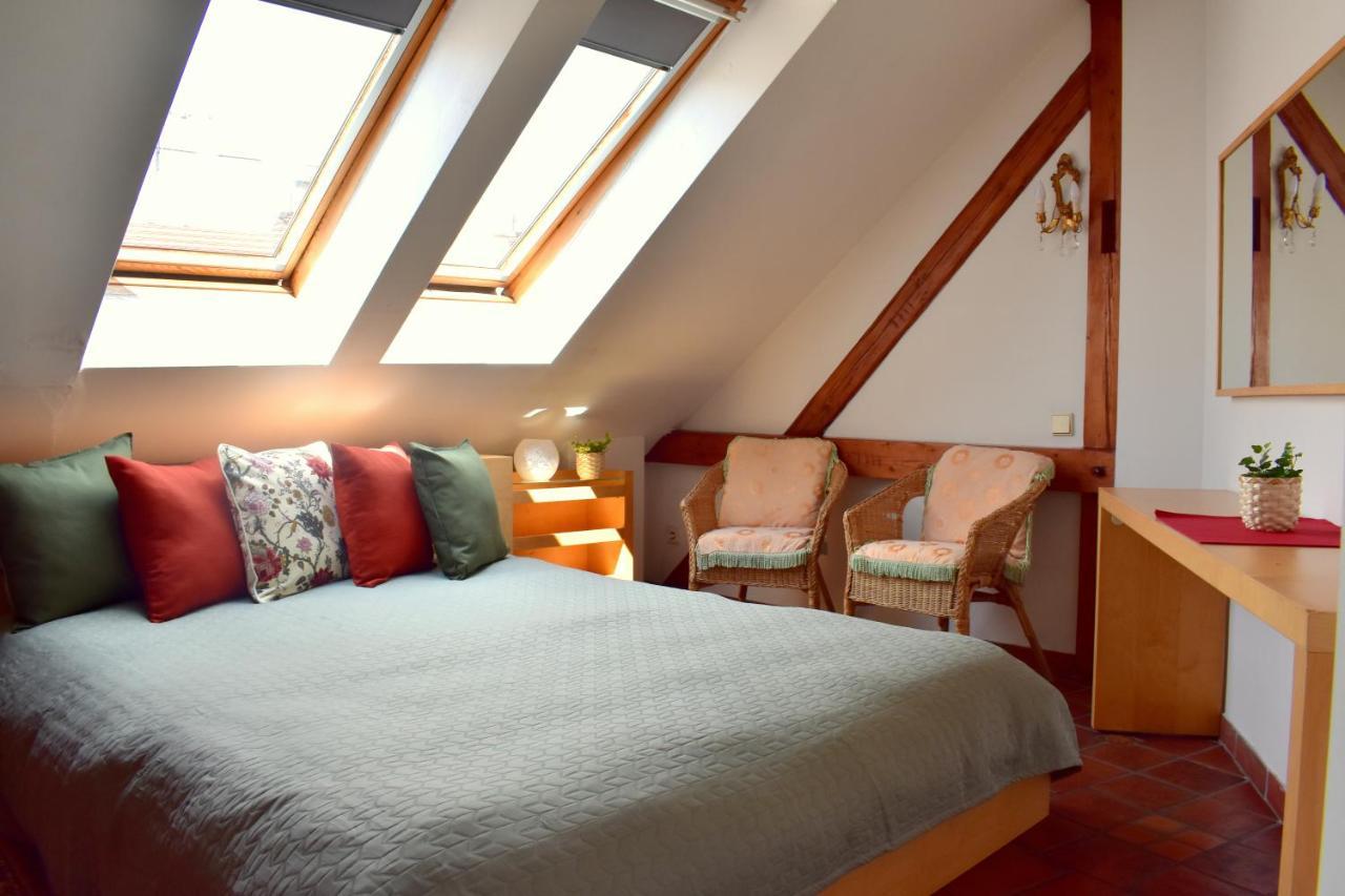 Old Town Konviktska - Bohemian Apartmán